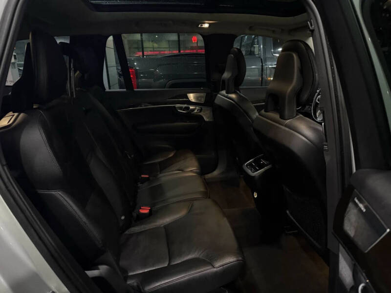 2018 Volvo XC90 T6 Momentum