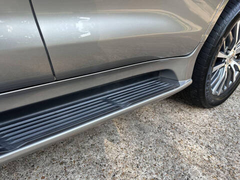 2019 Lexus LX 570 Three-Row