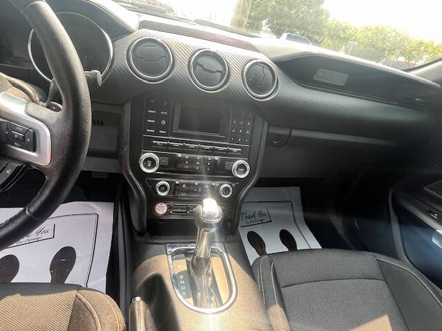 2017 Ford Mustang V6