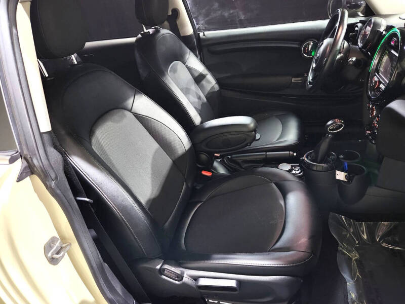 2016 MINI Hardtop 2 Door Cooper