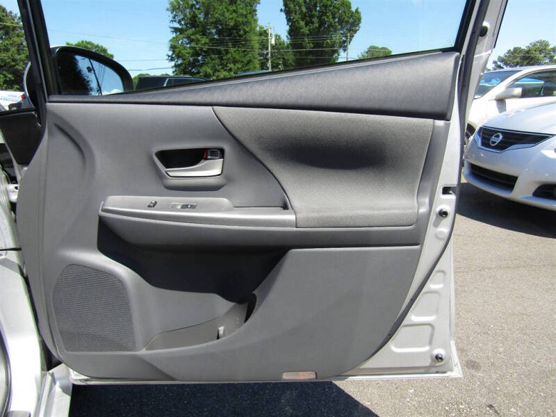 2012 Toyota Prius v Two