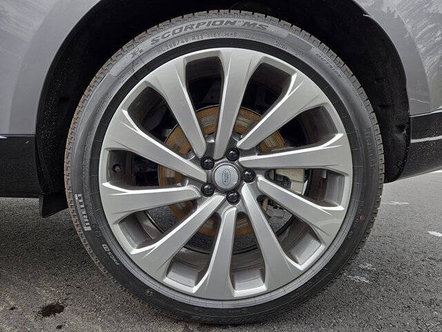 2025 Land Rover Range Rover P530 SE