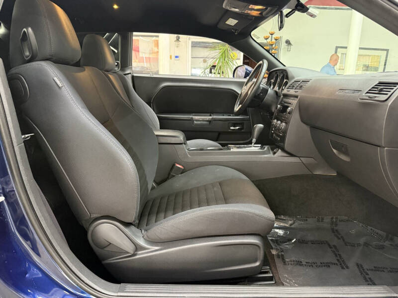2014 Dodge Challenger SXT