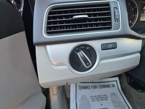 2012 Volkswagen Passat SE PZEV