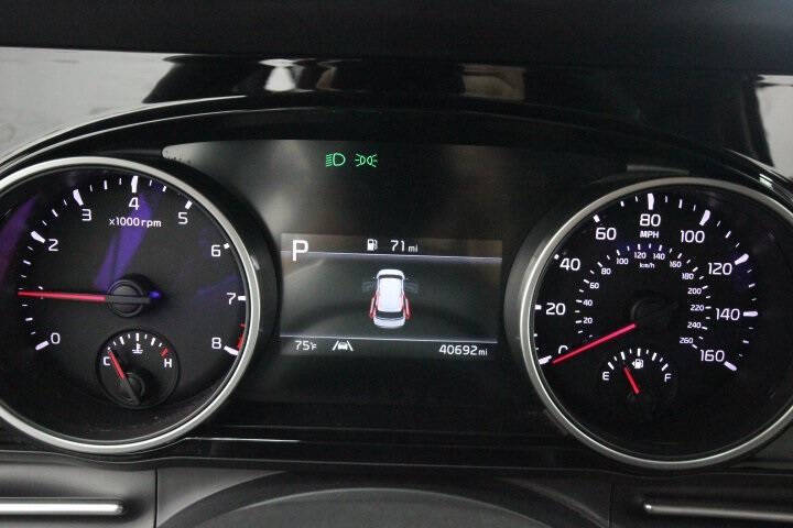 2022 Kia Carnival SX