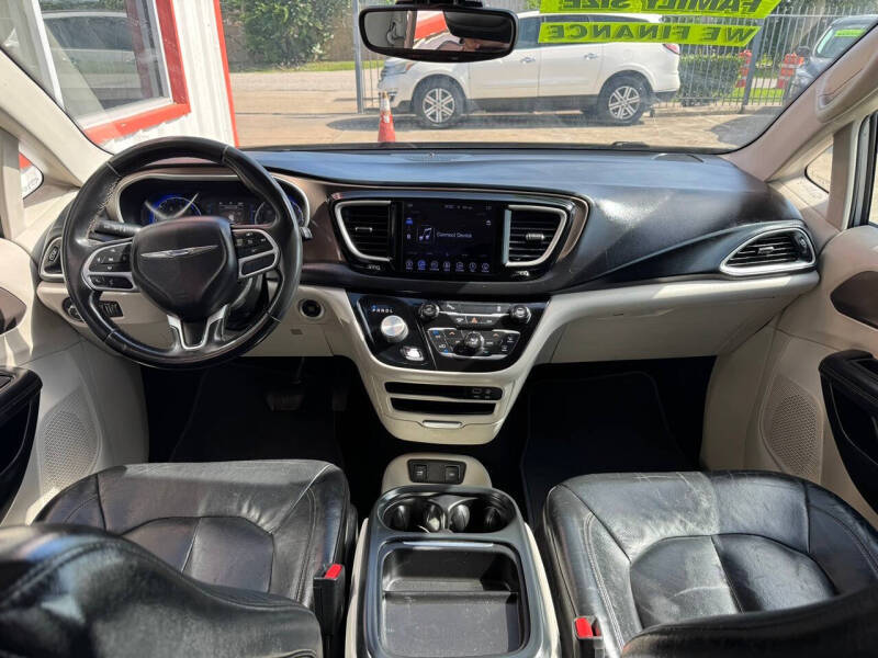 2017 Chrysler Pacifica Touring Plus