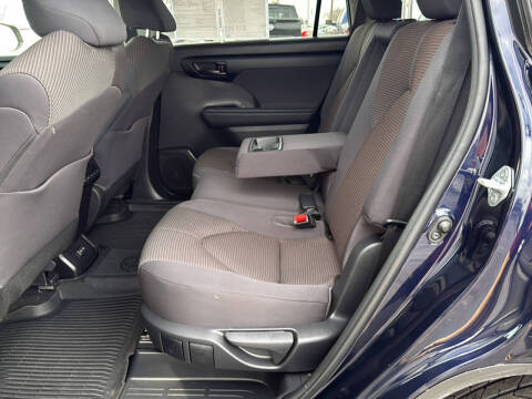 2023 Toyota Highlander LE