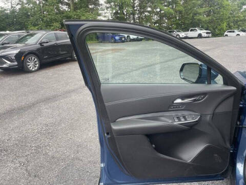 2025 Cadillac XT4 Premium Luxury