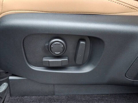 2025 Land Rover Discovery P360 Metropolitan