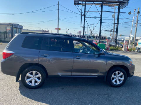 2010 Toyota Highlander for sale at Debo Bros Auto Sales in Philadelphia PA