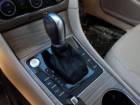 2018 Volkswagen Passat 2.0T SEL Premium