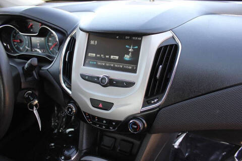 2017 Chevrolet Cruze LS Auto