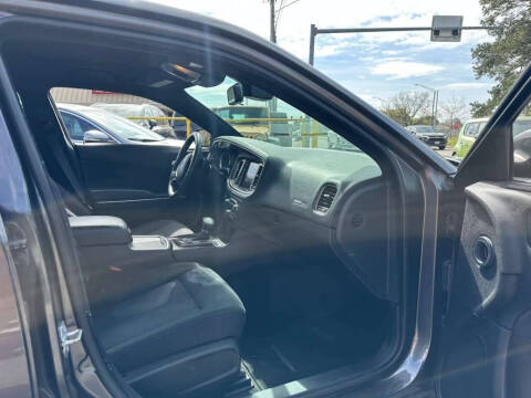 2016 Dodge Charger SE