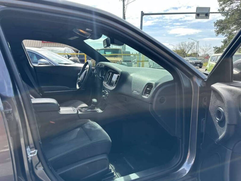 2016 Dodge Charger SE