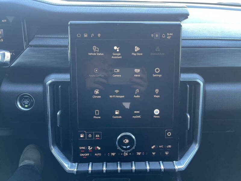 2024 GMC Acadia Elevation