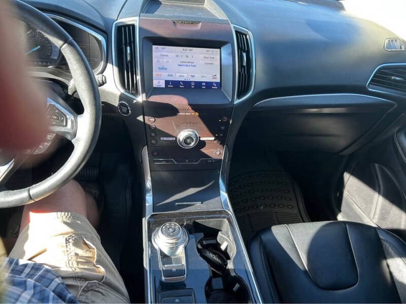 2020 Ford Edge Titanium