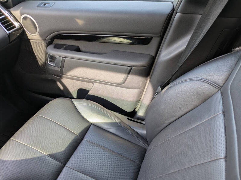 2020 Land Rover Discovery SE