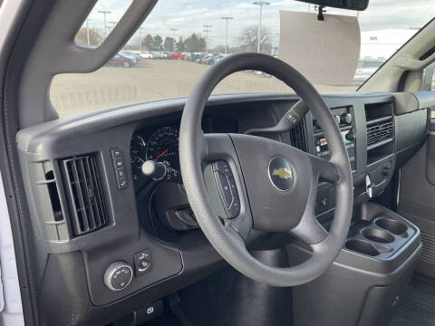 2025 Chevrolet Express 3500