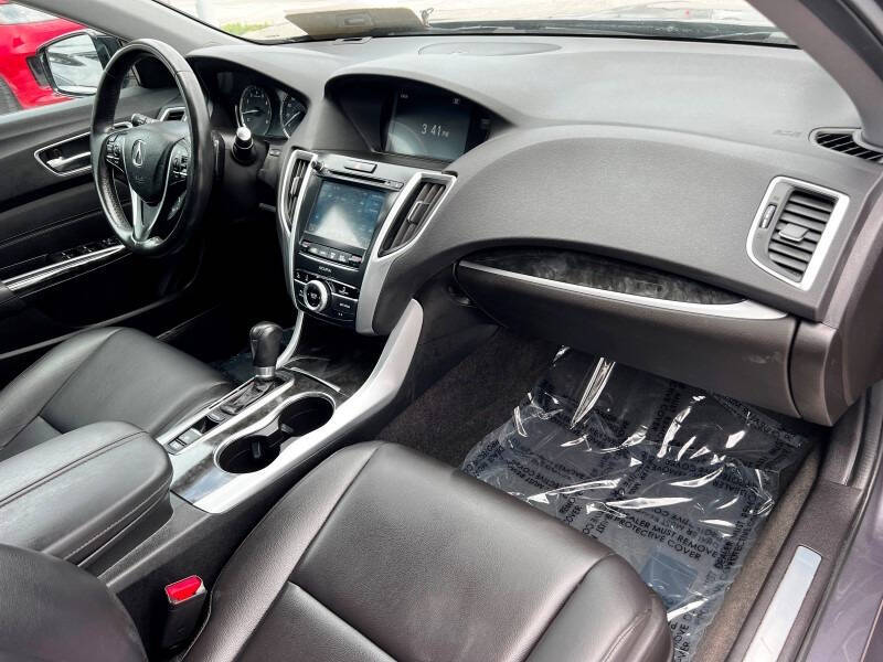 2018 Acura TLX Base photo 16