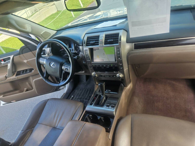 2018 Lexus GX Base photo 47