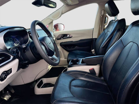 2022 Chrysler Pacifica Touring L