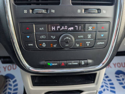 2016 Chrysler Town and Country Touring-L Anniversary Edition