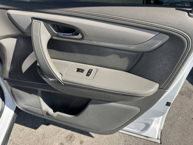 2017 Chevrolet Traverse LT