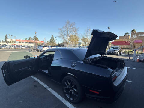 2021 Dodge Challenger SXT
