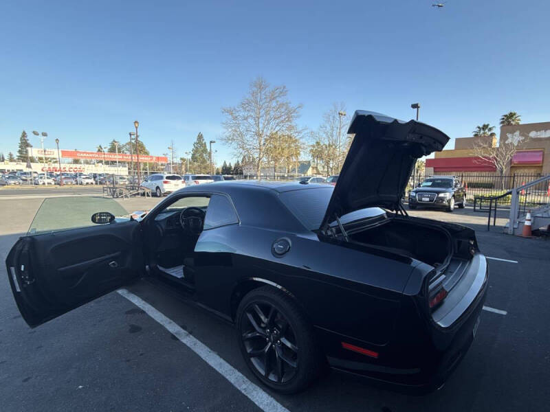 2021 Dodge Challenger SXT