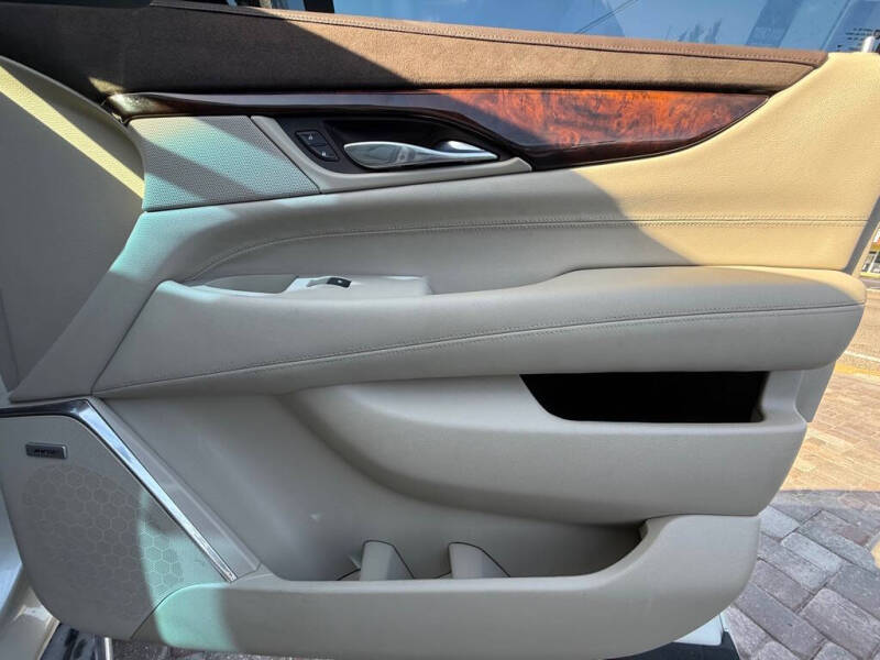 2015 Cadillac Escalade Luxury