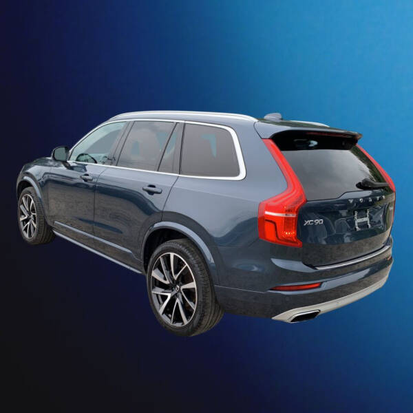 2021 Volvo XC90 T6 Momentum 7-Passenger
