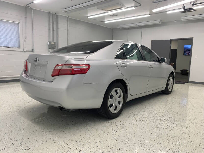 2009 Toyota Camry LE photo 8