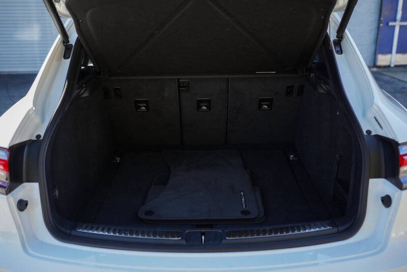 2023 Porsche Macan S