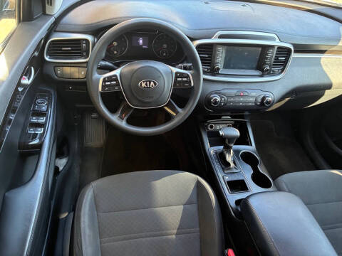 2020 Kia Sorento S V6