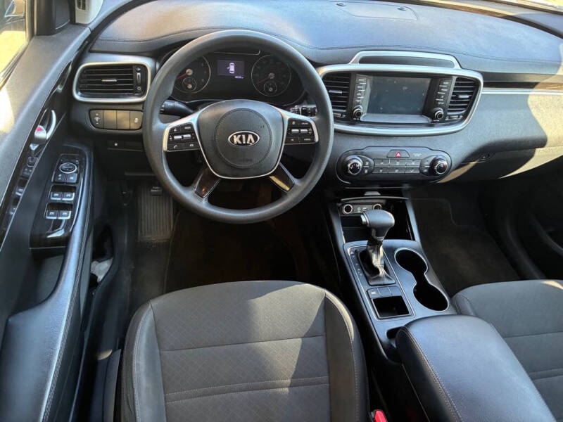 2020 Kia Sorento S V6