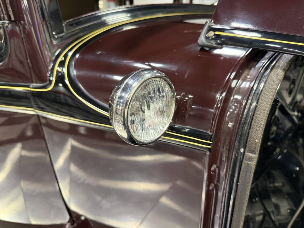 1932 Ford Model 18 53