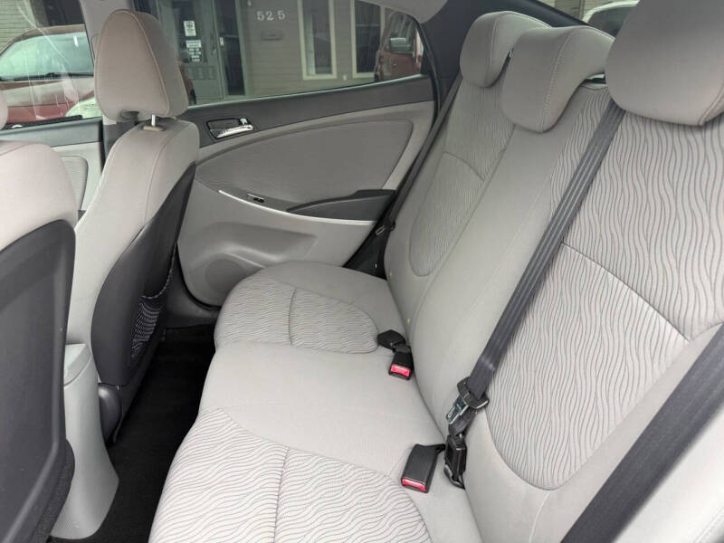 2013 Hyundai Accent GLS