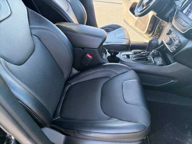 2022 Jeep Cherokee Latitude Lux