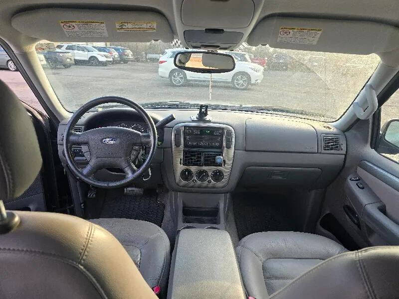 2004 Ford Explorer XLT