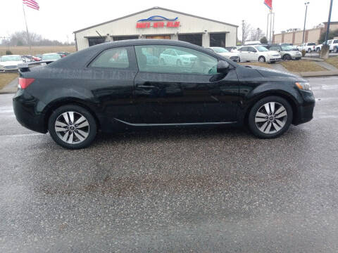 2013 Kia Forte Koup for sale at DOUG'S AUTO SALES INC in Pleasant View TN