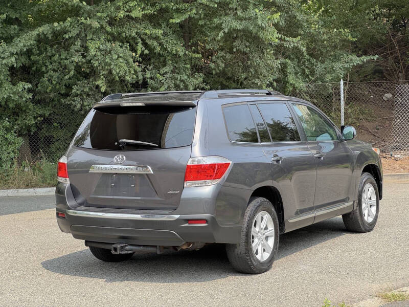 2013 Toyota Highlander SE