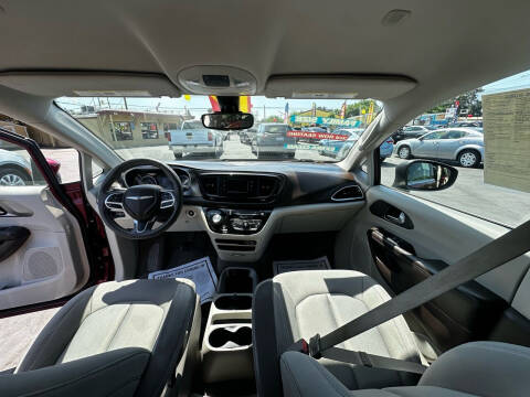 2017 Chrysler Pacifica LX