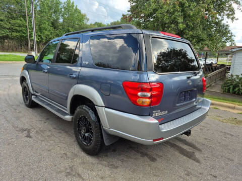2004 Toyota Sequoia SR5