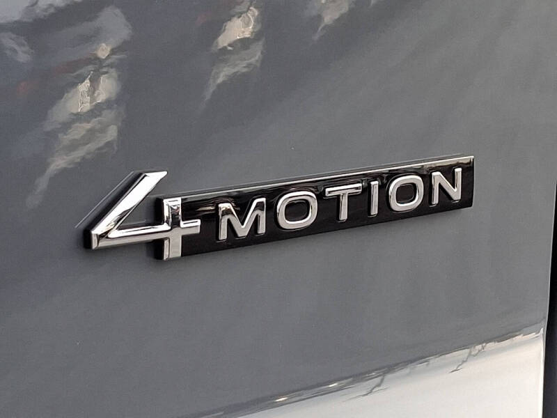 2026 Volkswagen Atlas Cross Sport SEL Premium R-Line 4Motion