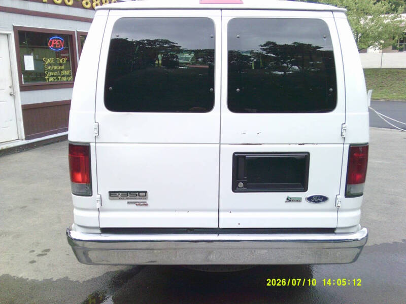 2011 Ford E-Series E-350 SD XLT