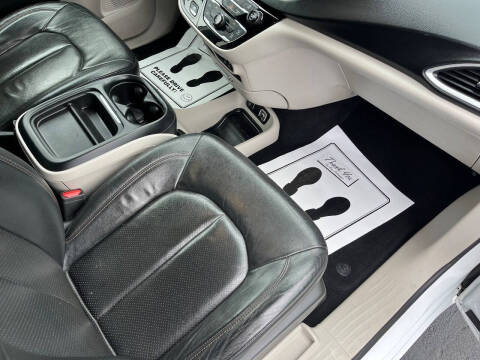 2020 Chrysler Pacifica Touring L