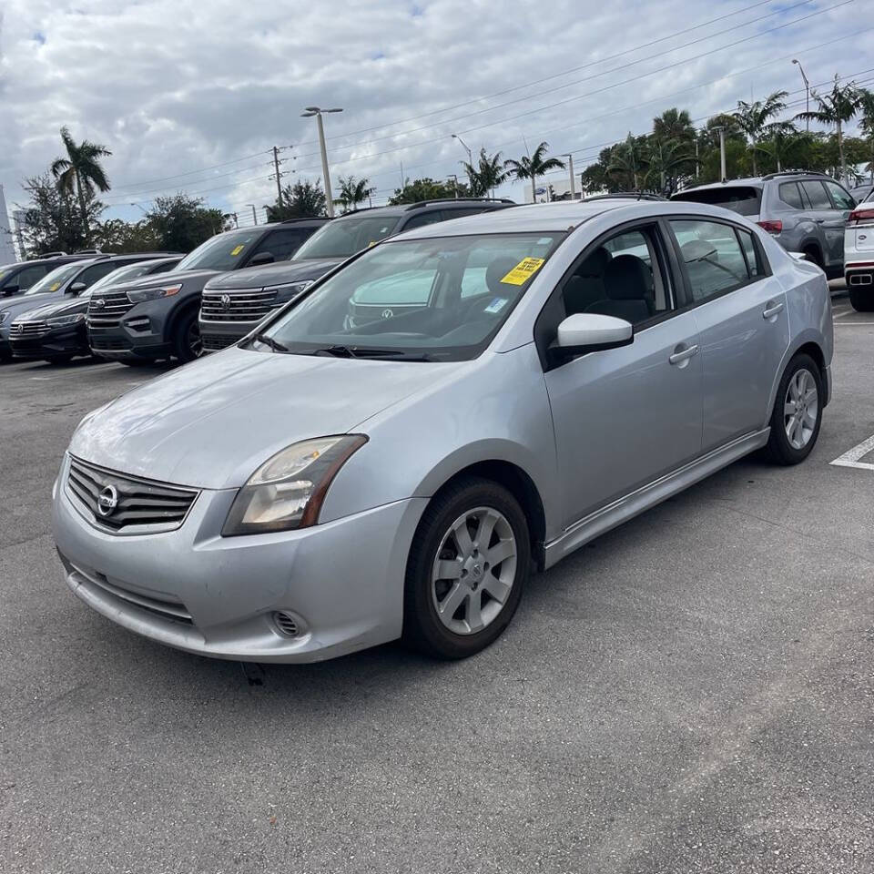 2012 Nissan Sentra SR photo 5