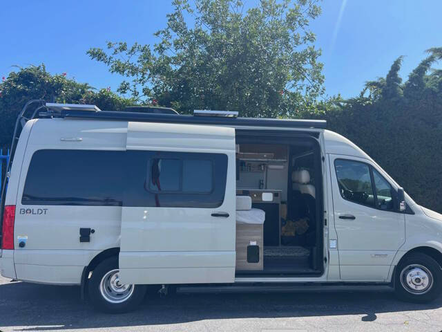 2020 Winnebago Boldt 70KL