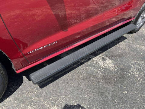 2025 Toyota Sienna LE 8-Passenger