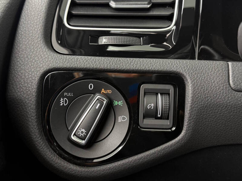 2019 Volkswagen Golf GTI SE